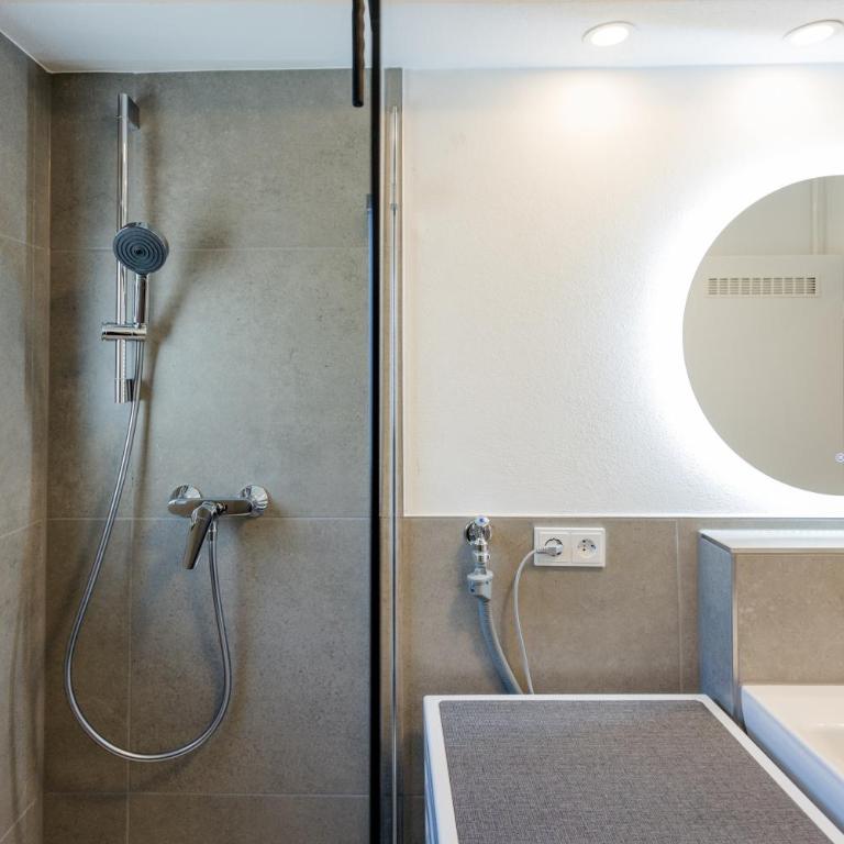 UNiQE City Nähe und Sky TV - Apartment mit 2 Schlafzimmern - 15
