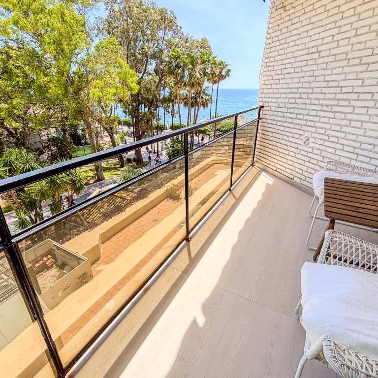 Skol 225 - Beachfront studio in Marbella - Terrace & Pool - Apartamento Estudio con balcón - 33