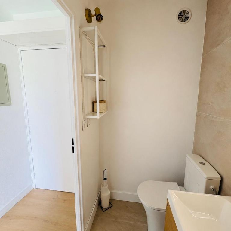 Studio 100m de la plage - One-Bedroom Apartment - 14