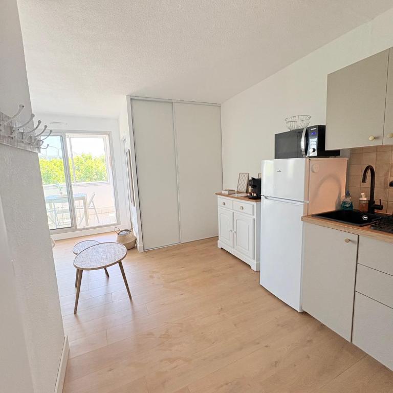 Studio 100m de la plage - One-Bedroom Apartment - 9