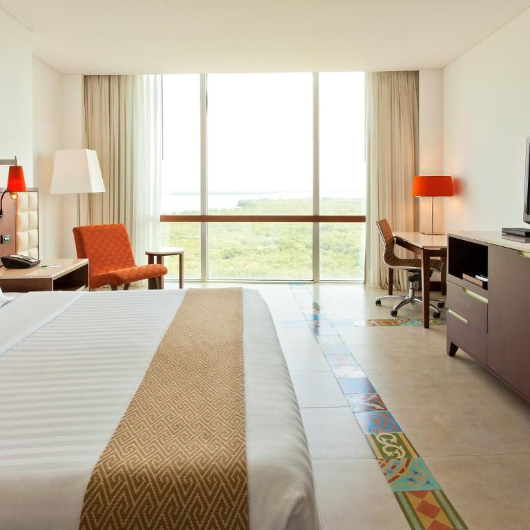 Holiday Inn Cartagena Morros by IHG - Standard King Room with Lake View - 1