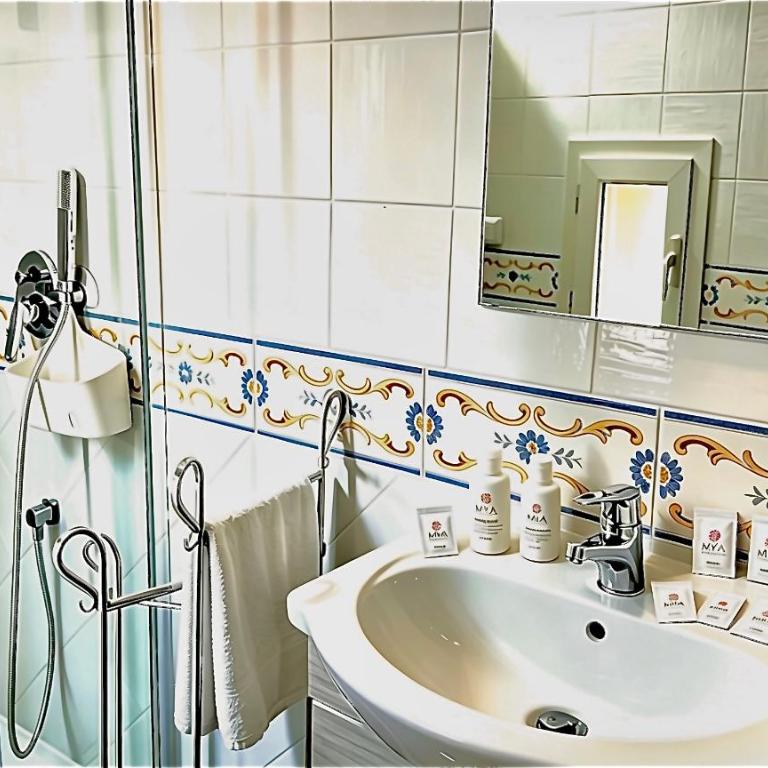 Maison La Torretta - Camera Deluxe (2 Adulti + 1 Bambino) - 2