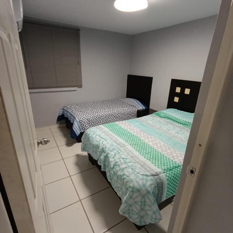 Refugio con estilo en el corazón de Zona Romántica - Apartamento de 2 dormitorios - 3