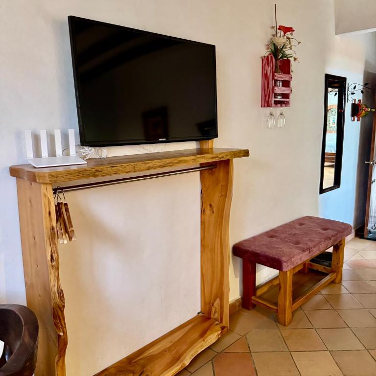 Hotel El Peregrino De La Villa - Triple Room with Private Bathroom - 5