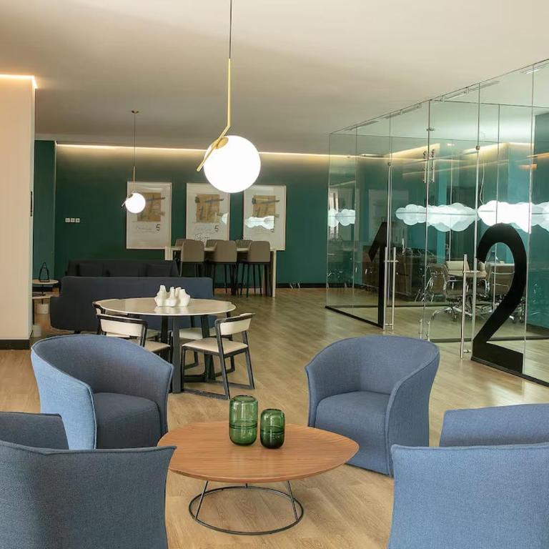 Apartment for 6 people with a pool, gym, coworking space, and parking - Three-Bedroom Apartment - 11