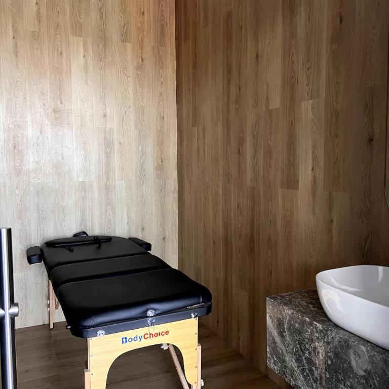 Apartment for 6 people with a pool, gym, coworking space, and parking - Three-Bedroom Apartment - 24