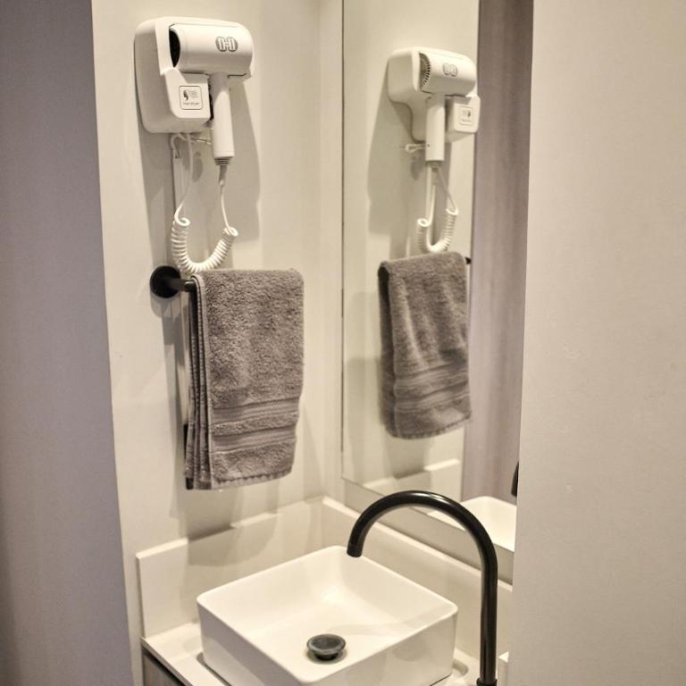 Apartment for 6 people with a pool, gym, coworking space, and parking - Three-Bedroom Apartment - 34