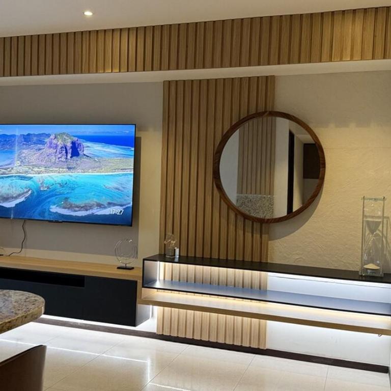 Apartment for 6 people with a pool, gym, coworking space, and parking - Three-Bedroom Apartment - 2