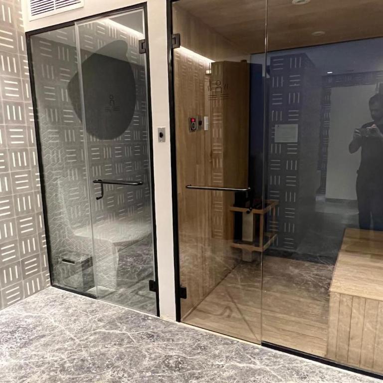 Apartment for 6 people with a pool, gym, coworking space, and parking - Three-Bedroom Apartment - 53