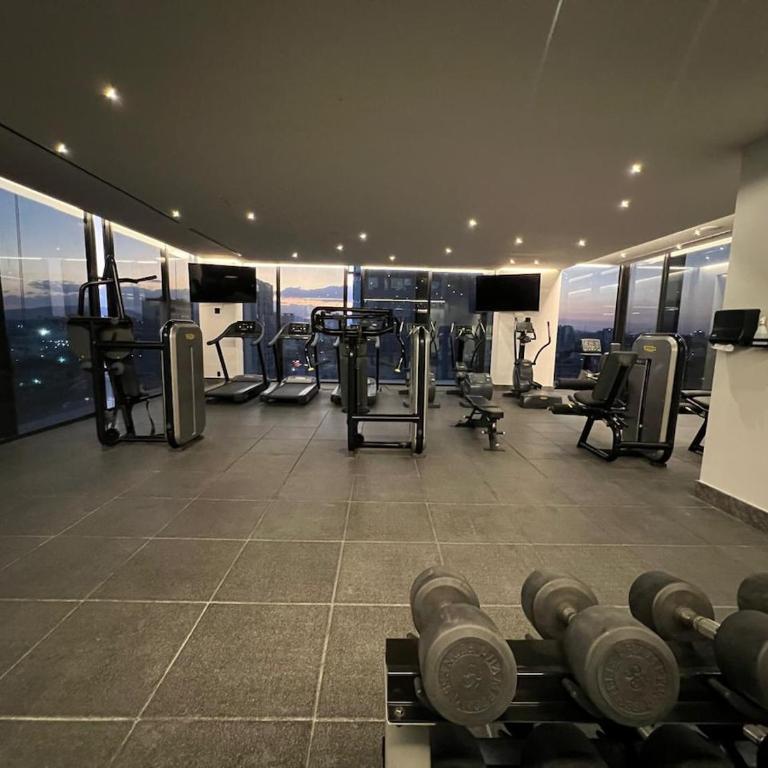 Apartment for 6 people with a pool, gym, coworking space, and parking - Three-Bedroom Apartment - 54