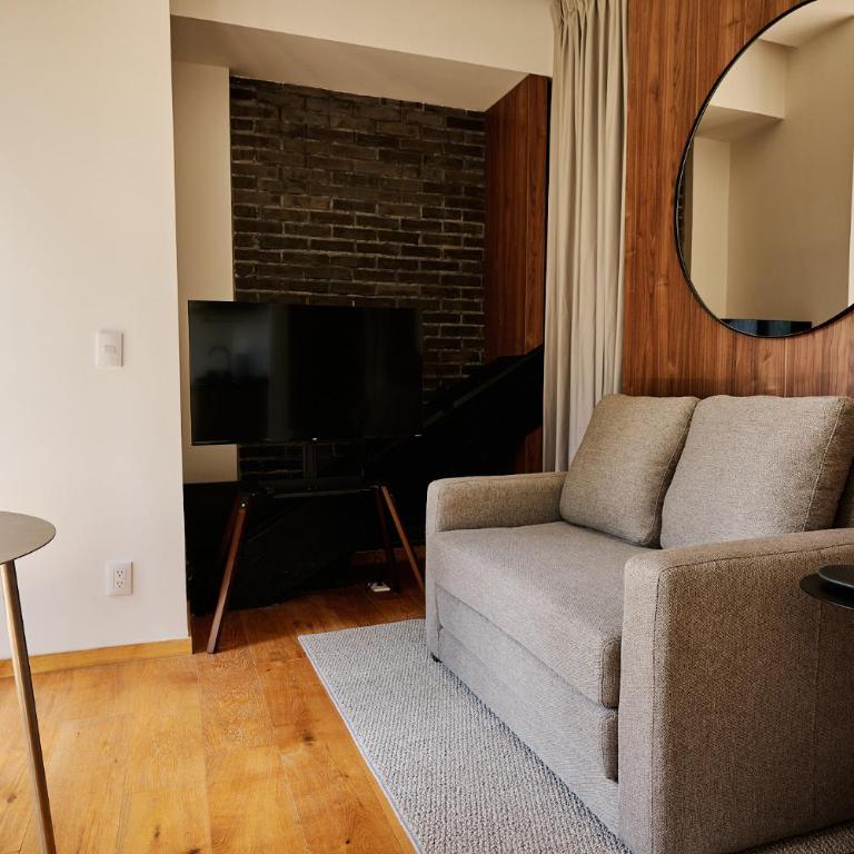 Casa Colon - One-Bedroom Apartment with Balcony and City View - 11