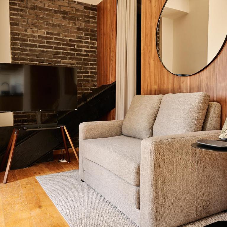 Casa Colon - One-Bedroom Apartment with Balcony and City View - 13