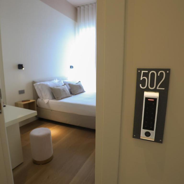 Altanapoli Rooms & Suites - Camera Matrimoniale Piccola - 1