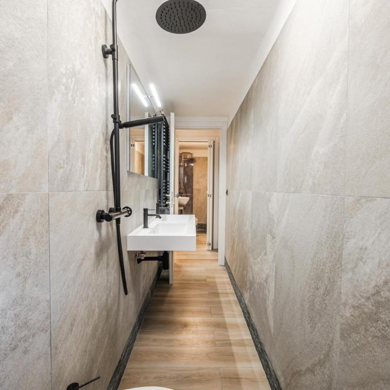 Maserati House - H24 Bookable - Camera Tripla con Bagno Privato - 14