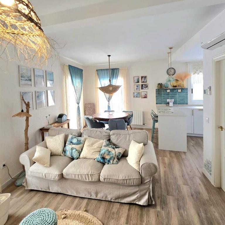 Casa LA VILA -Lujo de temporada- playa 50mt & Internet 600Mbps , Solarium privado 40m2, Smart TV 75" - Alquiler mensual 30 noches minimo - Apartamento de 3 dormitorios - 5