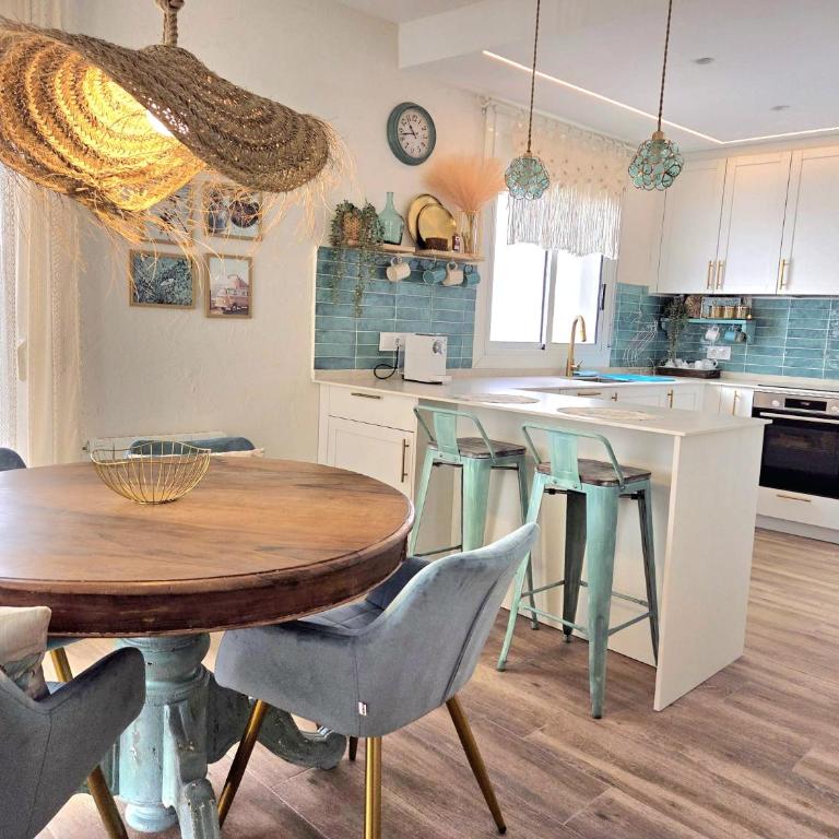 Casa LA VILA -Lujo de temporada- playa 50mt & Internet 600Mbps , Solarium privado 40m2, Smart TV 75" - Alquiler mensual 30 noches minimo - Apartamento de 3 dormitorios - 4