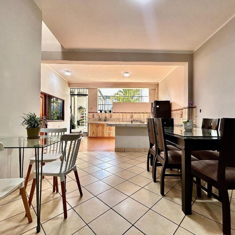 Vive a 5Min del centro 3HAB con A/C Cochera Privad - Villa - 24