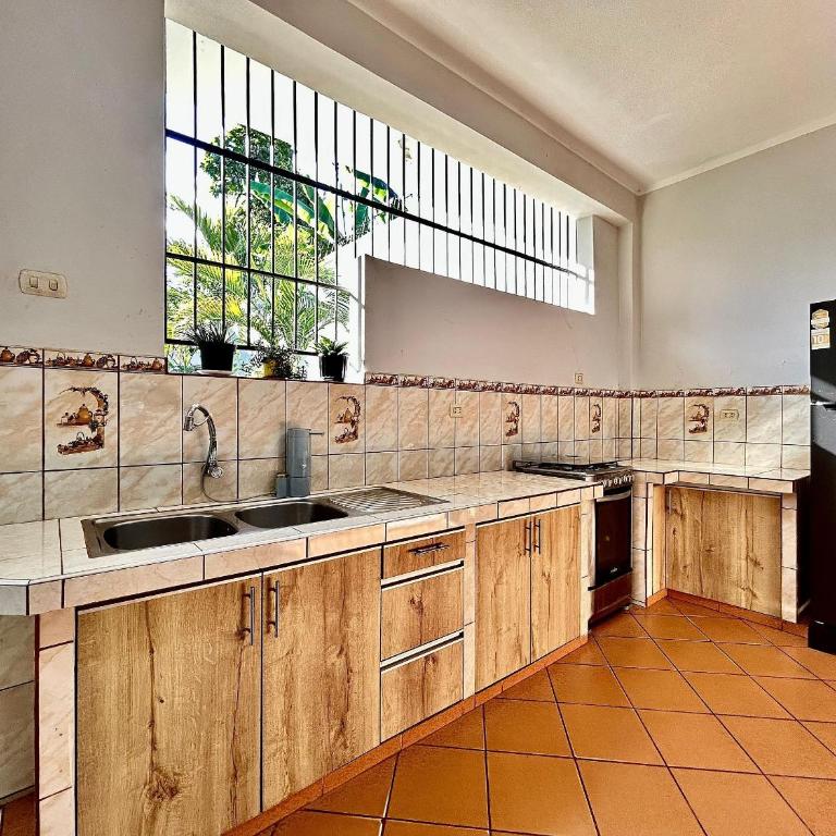 Vive a 5Min del centro 3HAB con A/C Cochera Privad - Villa - 25