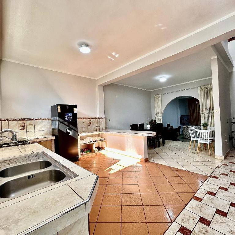 Vive a 5Min del centro 3HAB con A/C Cochera Privad - Villa - 26