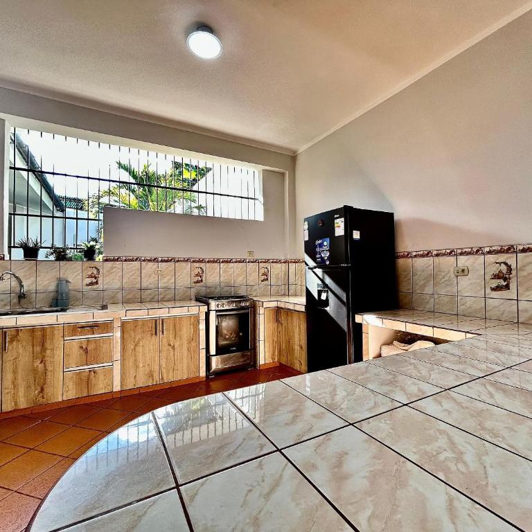 Vive a 5Min del centro 3HAB con A/C Cochera Privad - Villa - 27