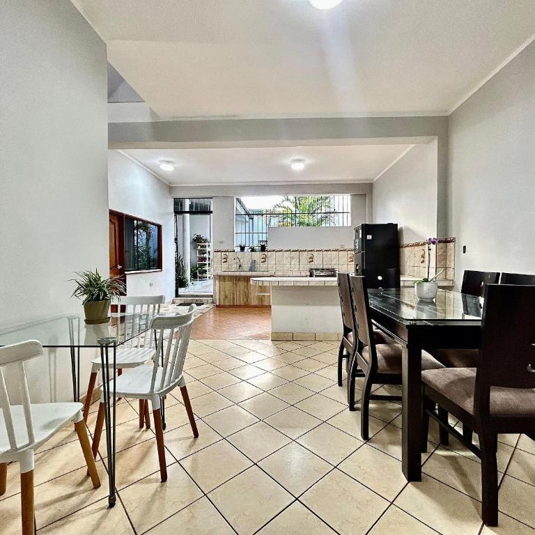 Vive a 5Min del centro 3HAB con A/C Cochera Privad - Villa - 36
