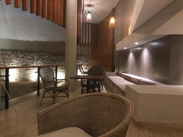 Cartagena Jacuzzi Privado - Two-Bedroom Apartment with Balcony and Terrace - 11