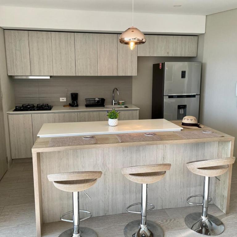 Cartagena Jacuzzi Privado - Two-Bedroom Apartment with Balcony and Terrace - 17