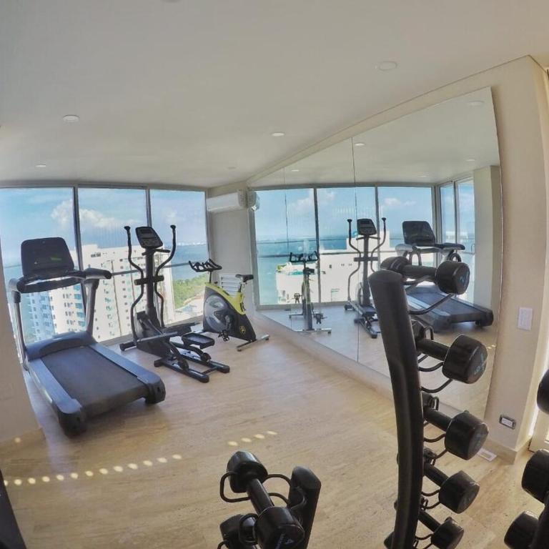 Cartagena Jacuzzi Privado - Two-Bedroom Apartment with Balcony and Terrace - 25
