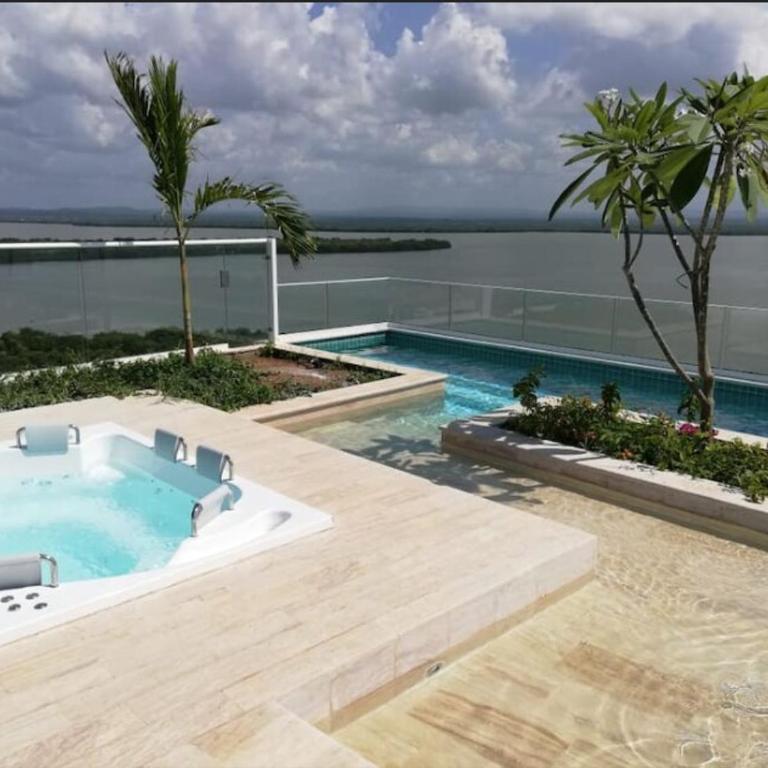 Cartagena Jacuzzi Privado - Two-Bedroom Apartment with Balcony and Terrace - 34