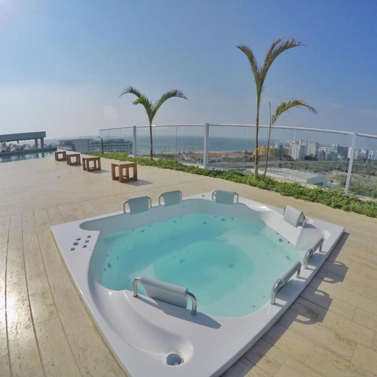 Cartagena Jacuzzi Privado - Two-Bedroom Apartment with Balcony and Terrace - 51