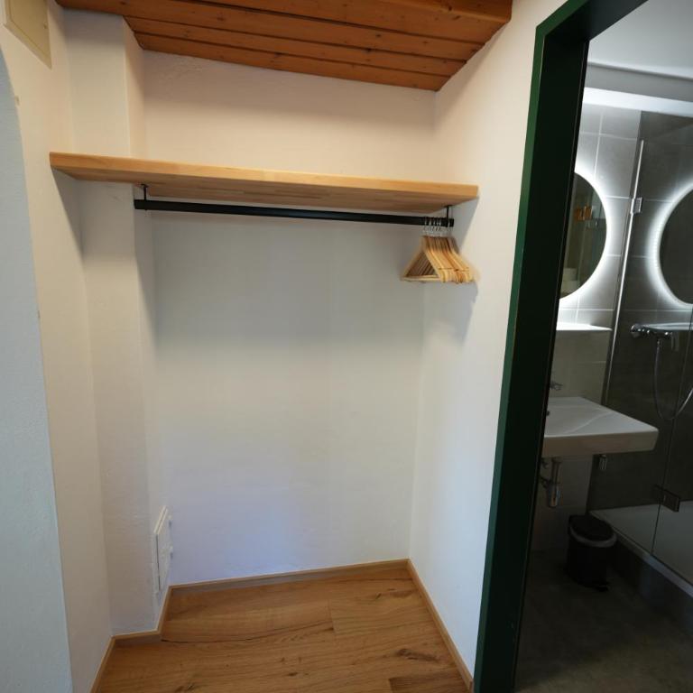 Apartmentpension Hillebrand - One-Bedroom Apartment with Balcony and Mountain View - 15