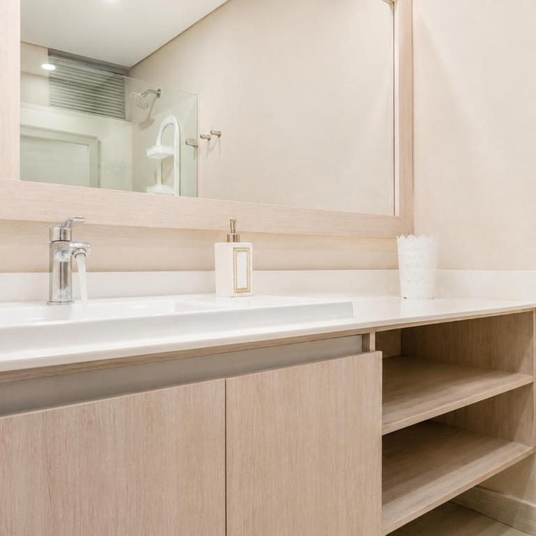 Balcón & Jacuzzi Privado - 2 Hab - Piscina TOP - Family Two-Bedroom Apartment with View - 18
