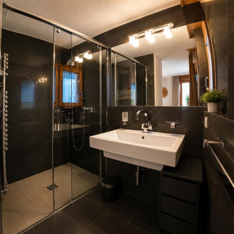 Residenz Christina Leukerbad - Apartment mit 2 Schlafzimmern und Terrasse - 9