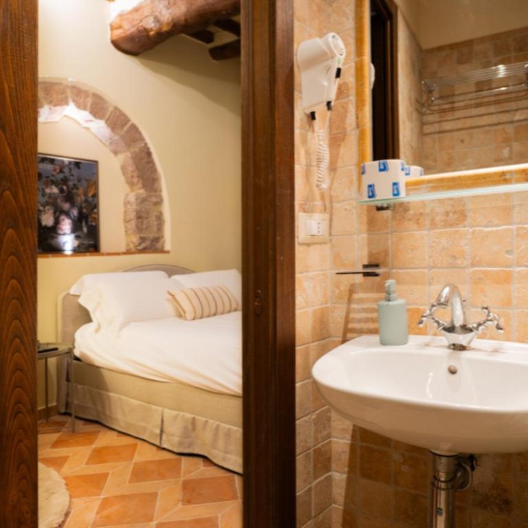 Calende di Maggio 2 minutes from Parking & Basilica - Appartamento - 13