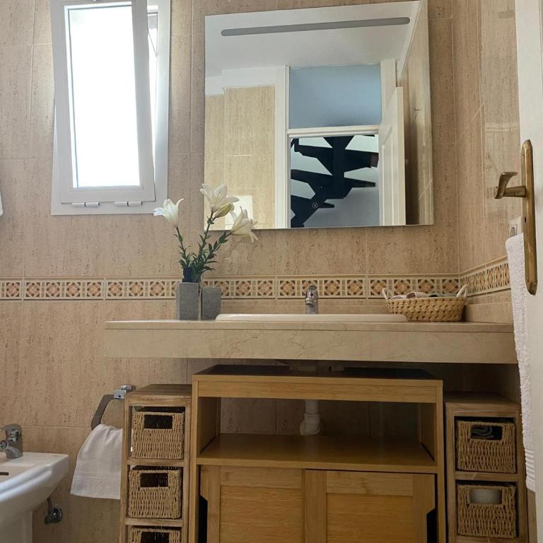 Precioso tríplex en Tenerife con vistas al mar - Two-Bedroom Apartment - 64