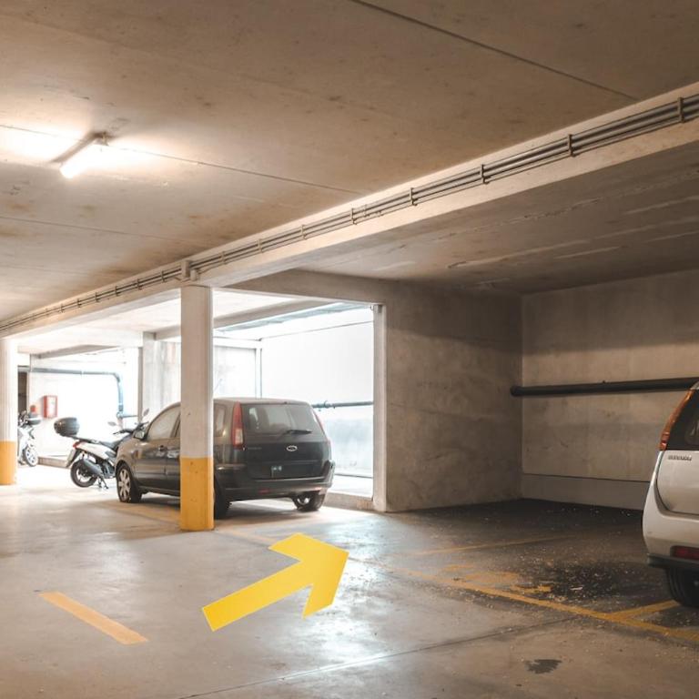 Free Parking Private Balcony Relax Apartment - Appartamento con 2 Camere da Letto - 8