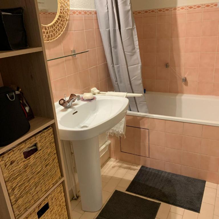 Studio climatisé avec une vue mer panoramique sur la baie d'Agay - Appartement 1 Chambre - 11
