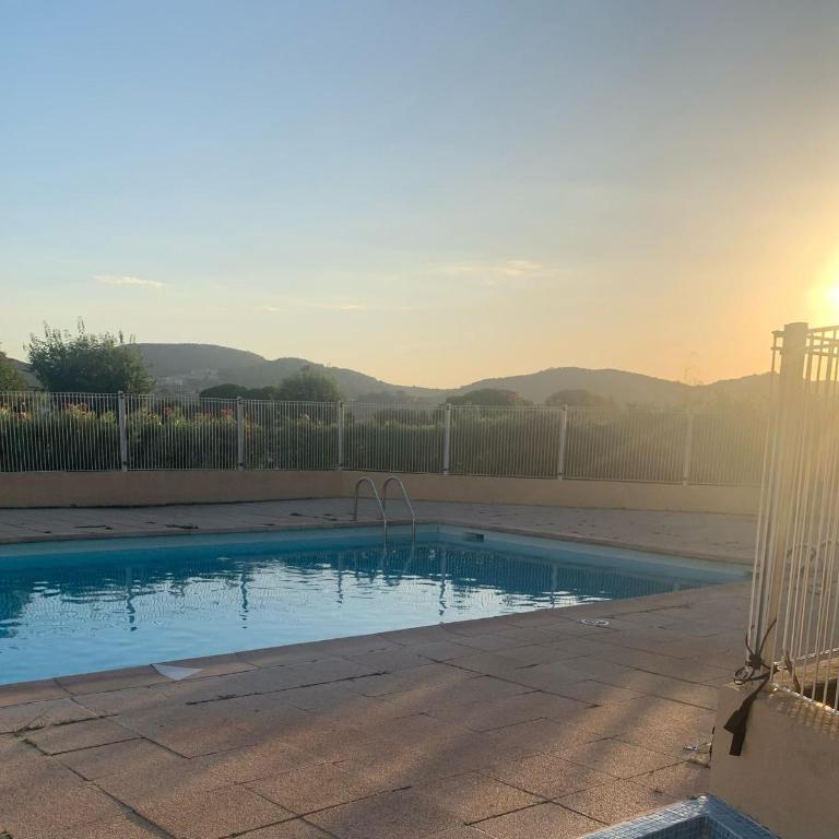Studio climatisé avec une vue mer panoramique sur la baie d'Agay - Appartement 1 Chambre - 12