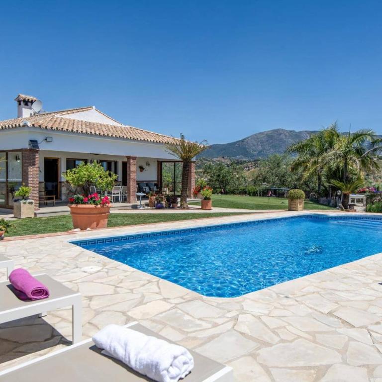 Villa Algazara by Villa Plus - Villa - 3