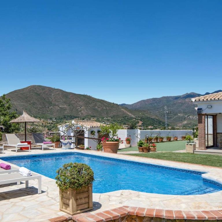 Villa Algazara by Villa Plus - Villa - 9