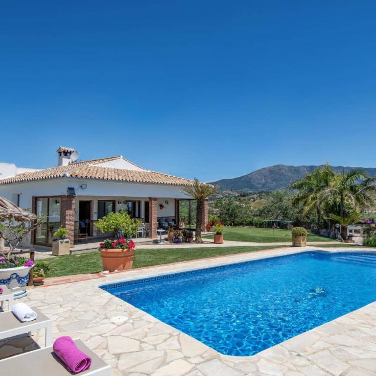 Villa Algazara by Villa Plus - Villa - 14