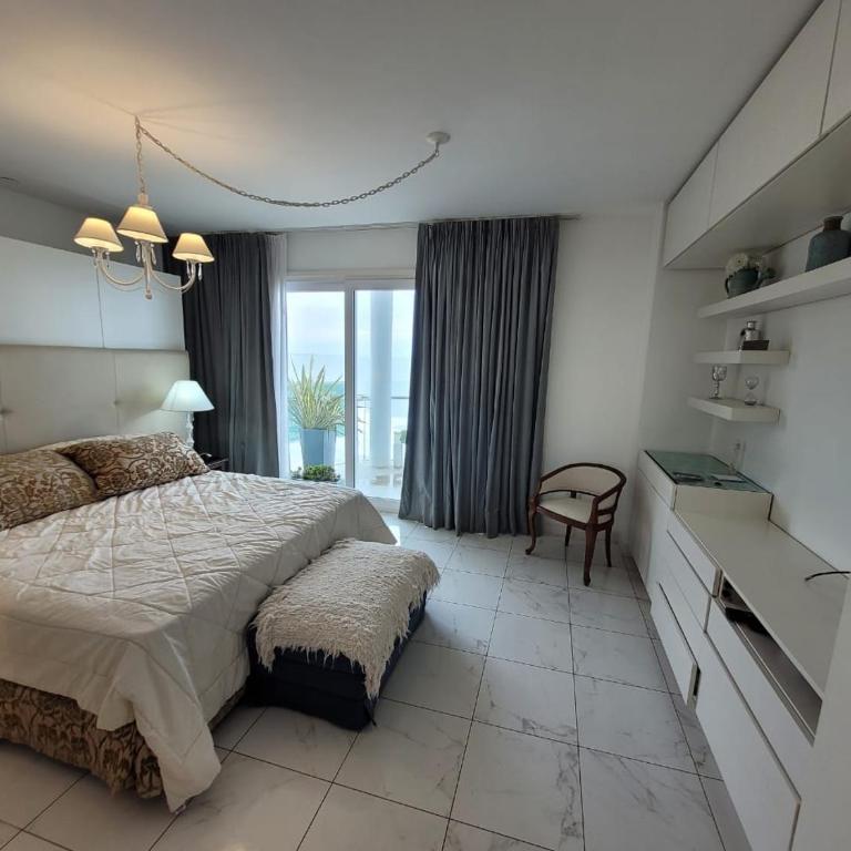 Check and Home - Varese - 6 Huéspedes De Lujo con Vista al Mar - Three-Bedroom Apartment with Sea View - 8