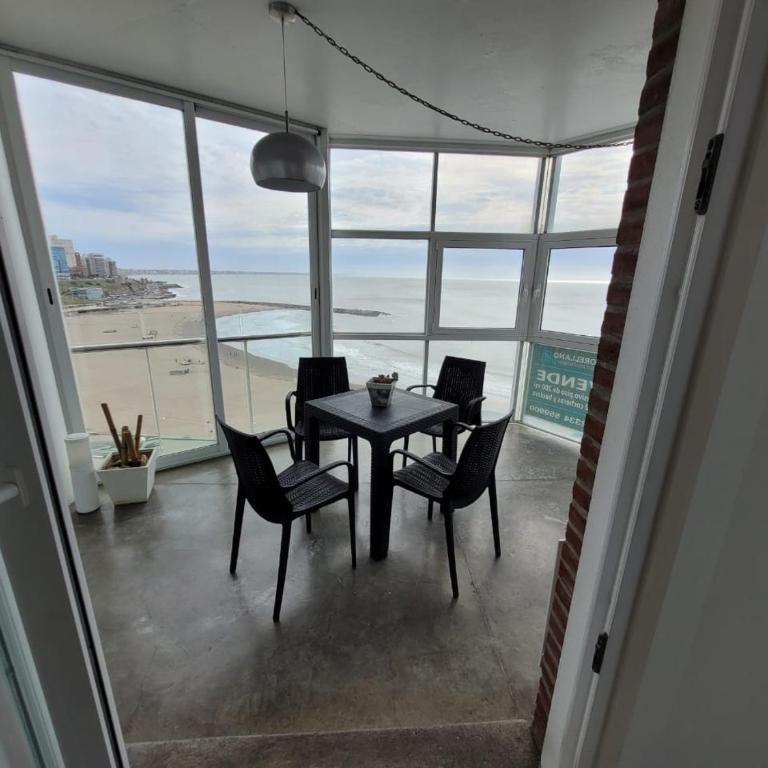Check and Home - Varese - 6 Huéspedes De Lujo con Vista al Mar - Three-Bedroom Apartment with Sea View - 15