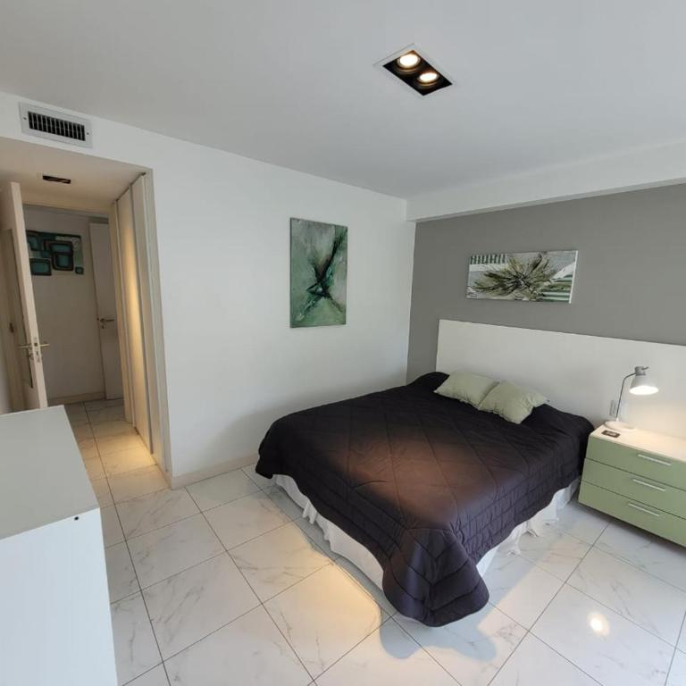 Check and Home - Varese - 6 Huéspedes De Lujo con Vista al Mar - Three-Bedroom Apartment with Sea View - 25