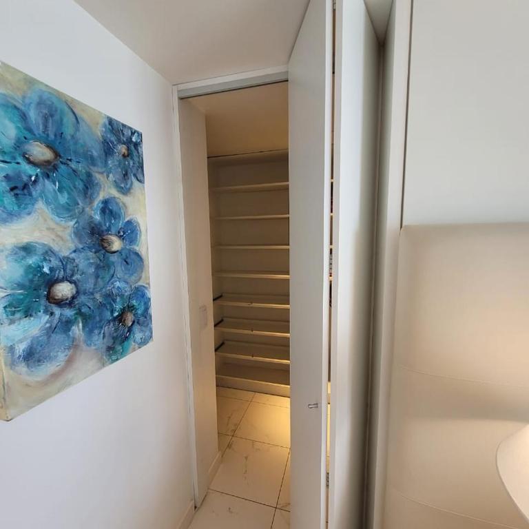 Check and Home - Varese - 6 Huéspedes De Lujo con Vista al Mar - Three-Bedroom Apartment with Sea View - 30