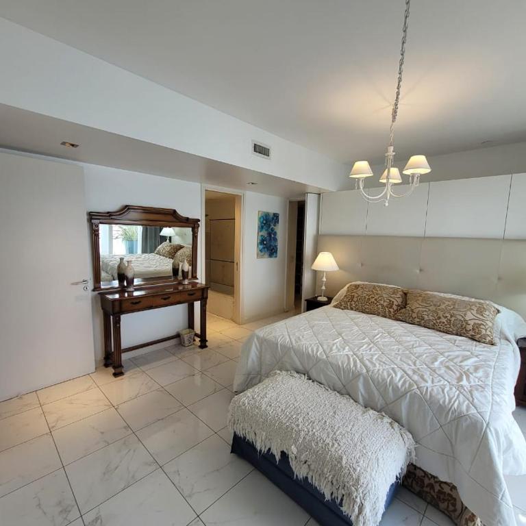 Check and Home - Varese - 6 Huéspedes De Lujo con Vista al Mar - Three-Bedroom Apartment with Sea View - 38