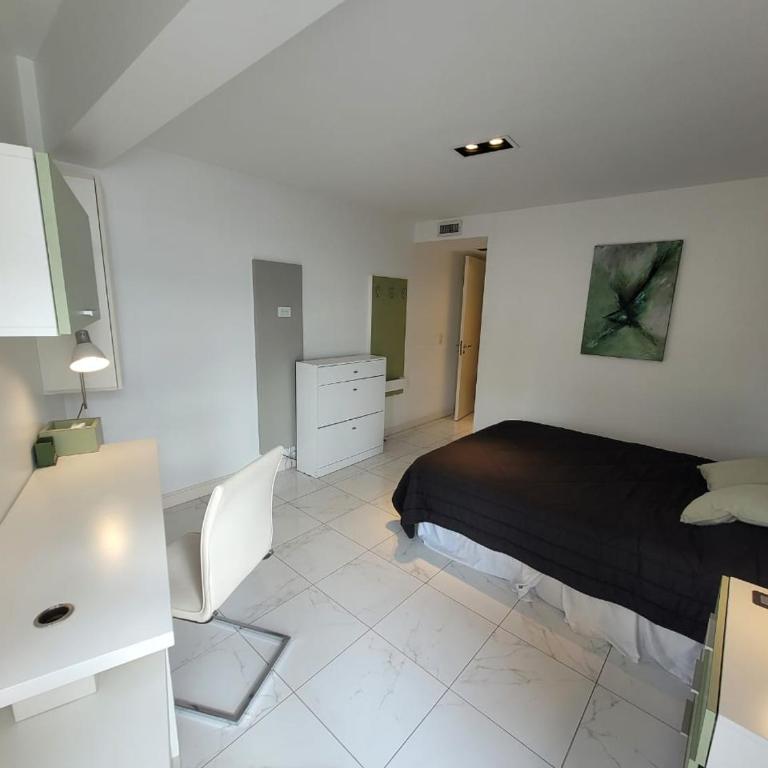 Check and Home - Varese - 6 Huéspedes De Lujo con Vista al Mar - Three-Bedroom Apartment with Sea View - 42