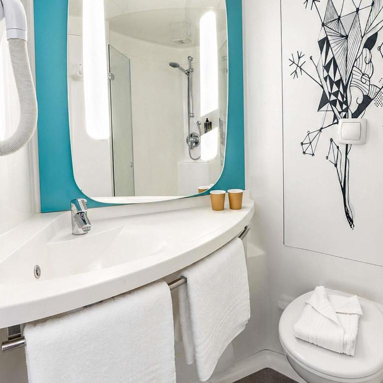 Ibis budget Dijon Centre Clemenceau - Chambre Triple avec 1 Lit Double et 1 Lit Superposé - 2