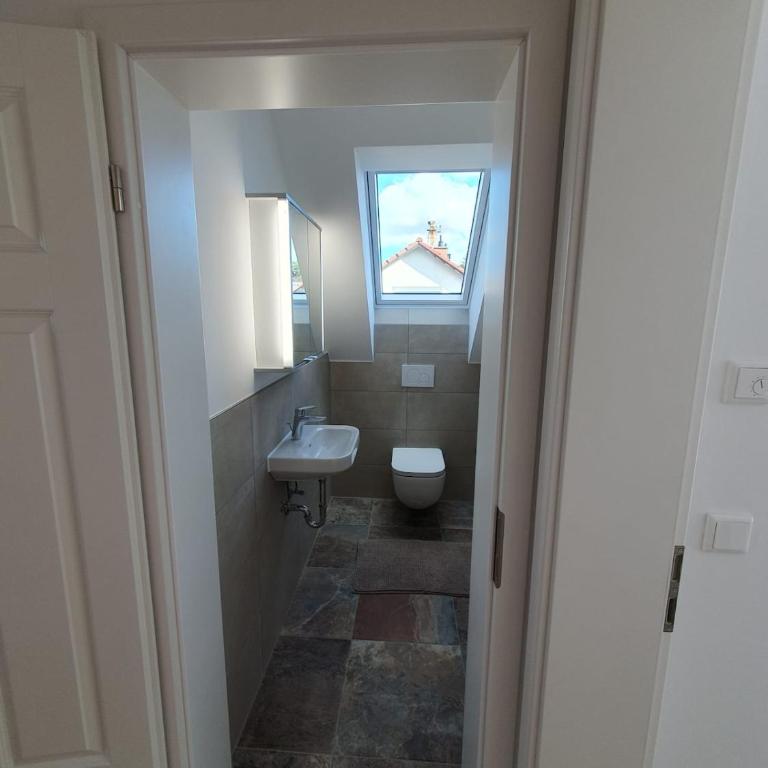 Moderne Dachgeschosswohnung in exklusiver Villa - Appartamento con 3 Camere da Letto - 28