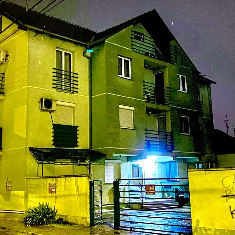 Zoki Retreat - Two-Bedroom Apartment - 13